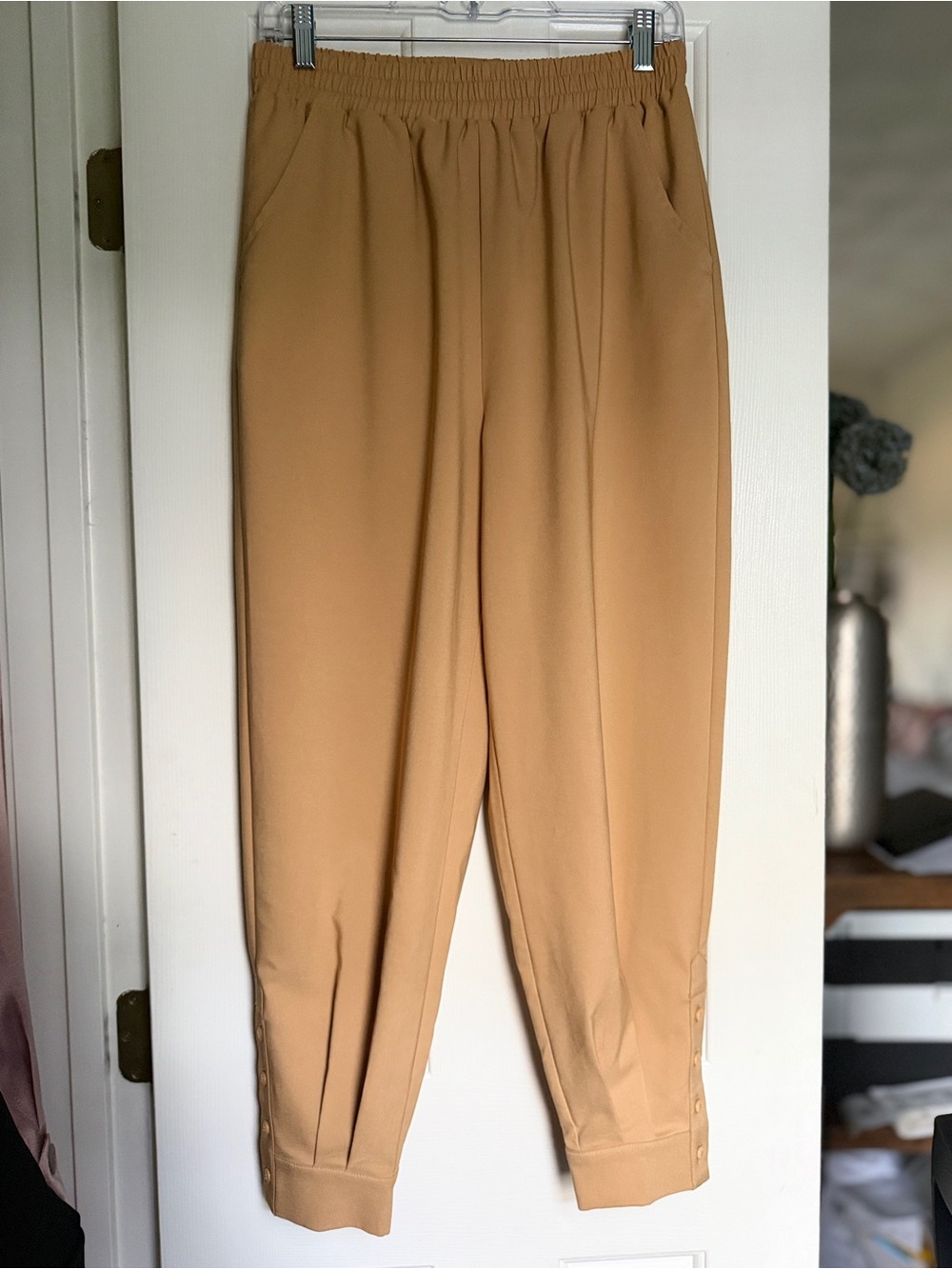 Doe & Rae Women's Elastic-Waist Camel Pull-On Pants. Sz S